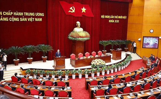 Thông cáo báo chí về ngày làm việc thứ ba và phiên bế mạc Hội nghị Trung ương 11 khoá XIII