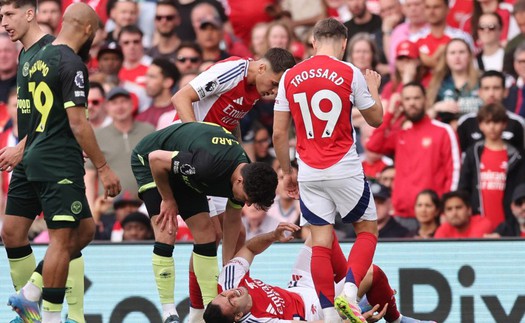 Sao Arsenal tố đối thủ cố tình triệt hạ suýt làm mình 'gãy chân'