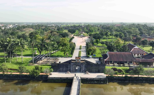 Du khách về Quảng Trị trong những ngày tháng Tư lịch sử