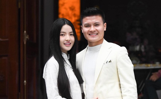 Những nàng WAGs xinh đẹp của các cầu thủ U23 Việt Nam Thường Châu 2018