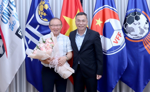 Làm sếp lớn ở Liên đoàn bóng đá Hàn Quốc, HLV Park Hang Seo vẫn hỗ trợ bóng đá Việt Nam