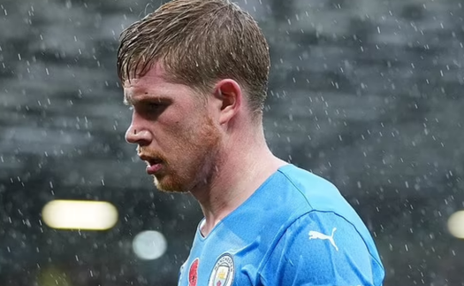 Bị Man City ruồng bỏ, De Bruyne vẫn là 'hàng nóng' trên thị trường chuyển nhượng