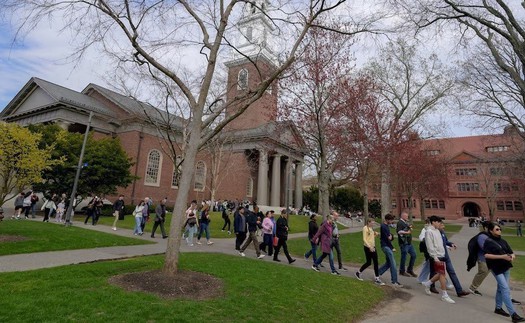 Đại học Harvard kiện Chính phủ Mỹ