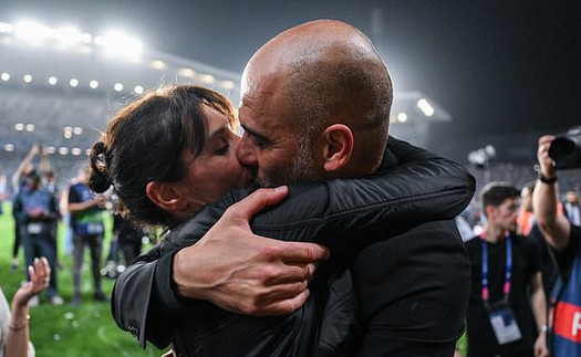 Guardiola và vợ cũ 'cho nhau thêm cơ hội' sau thời gian rạn nứt hôn nhân