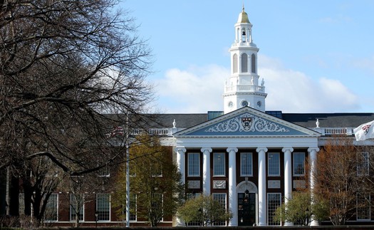 Mỹ tạm thời khôi phục quyền lưu trú hợp pháp cho sinh viên quốc tế