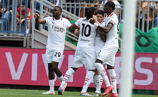 Inter tiếp tục gây thất vọng, Milan tiếp đà hồi sinh ở Serie A