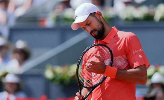 Novak Djokovic bị loại ngay trận đầu Madrid Masters 2025: Giải nghệ thôi, Nole!