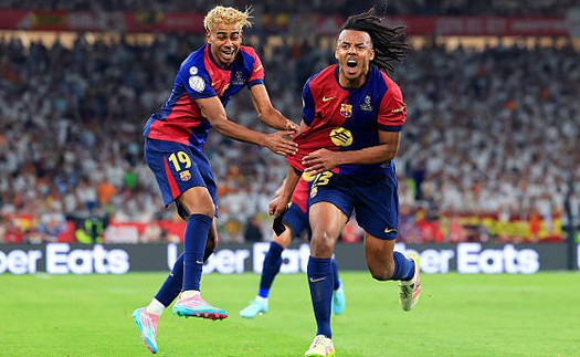 Jules Kounde lao lên như không có ngày mai, trở thành người hùng bất ngờ của Barca