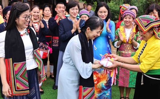 Hai Phu nhân Thủ tướng Việt Nam và Nhật Bản thăm Làng Văn hóa - Du lịch các dân tộc Việt Nam