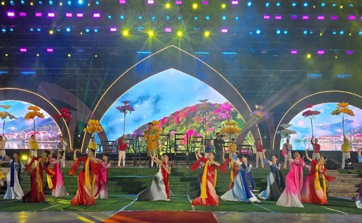 Tưng bừng khai mạc loạt lễ hội du lịch, ẩm thực trên mọi miền