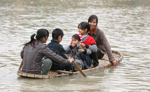 Cuộc sống sau ống kính: "Sông sâu chớ lội, đò đầy chớ qua"…
