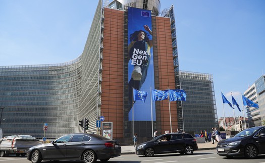 EU sẽ bắt đầu áp thuế trả đũa Mỹ vào ngày 15/4