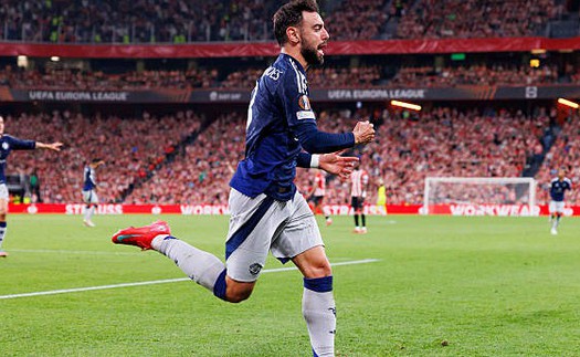 Bruno Fernandes đi vào lịch sử trong ngày MU đại thắng ở bán kết lượt đi cúp C2 Châu Âu