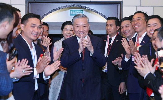 Tổng Bí thư Tô Lâm gặp gỡ cán bộ Đại sứ quán và đại diện cộng đồng người Việt Nam tại Liên bang Nga
