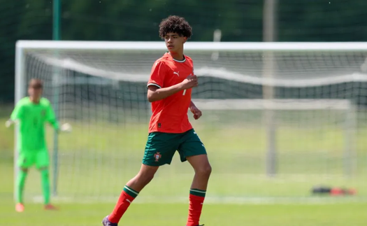 Con trai Ronaldo ra mắt U15 Bồ Đào Nha trong chiến thắng 4-1, được MU và một loạt CLB để mắt