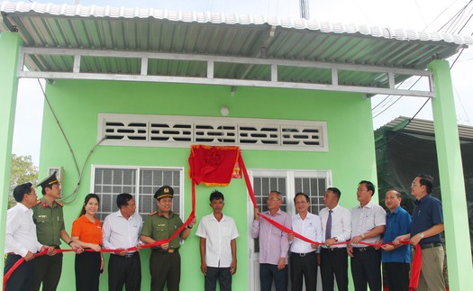Xóa nhà tạm, nhà dột nát - mệnh lệnh của lương tri