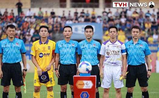 CLB Hà Nội đề nghị làm rõ vụ trọng tài quên luật