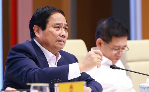 Thủ tướng Phạm Minh Chính: Tổng rà soát tài khoản ngân hàng, sim điện thoại để phòng ngừa tội phạm lừa đảo trực tuyến