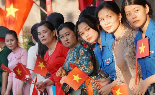 Đà Nẵng rực rỡ cờ hoa đón chào đoàn tàu chở các chiến sỹ diễu binh trở về