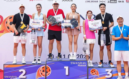 Người đẹp cầu lông chuyển sang pickleball gây sốt khi giành chức vô địch