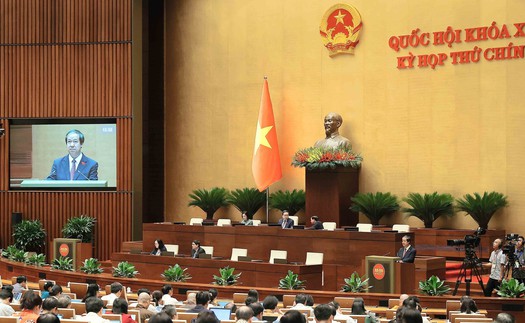 Quốc hội thảo luận về miễn, hỗ trợ học phí đối với trẻ mầm non, học sinh