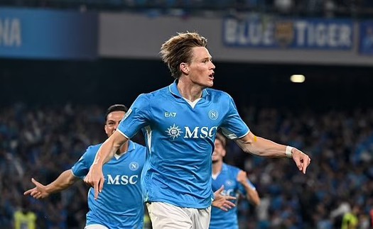 Hai cựu sao MU rực sáng giúp Napoli vô địch Serie A