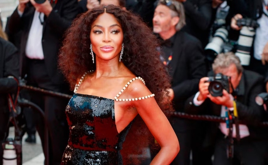 Naomi Campbell 55 tuổi: Huyền thoại "báo đen" làng mốt thế giới