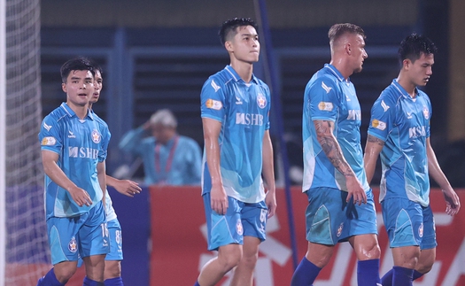 V-League 24/25: Quảng Nam lại đẩy SHB Đà Nẵng vào 'đường cùng'