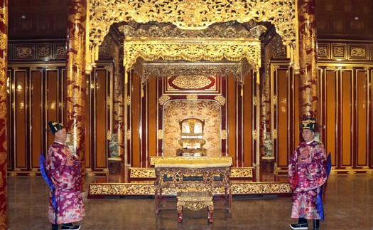 Thành lập Hội đồng quốc gia để phục hồi nguyên trạng Ngai vàng triều Nguyễn
