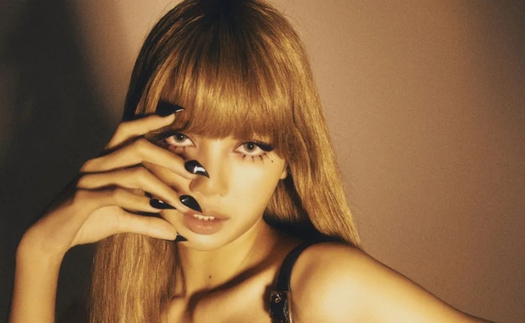 Siêu sao K-pop Lisa của Blackpink lên màn ảnh rộng
