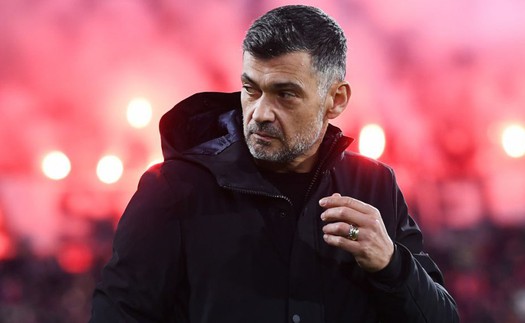 AC Milan sa thải HLV Sergio Conceicao