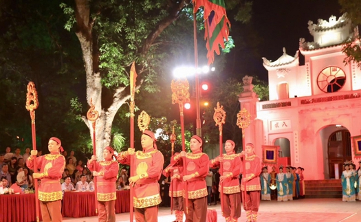 Tour đêm “Tiếng chuông Trấn Vũ”: Gắn bảo tồn di sản với phát triển sản phẩm du lịch mới