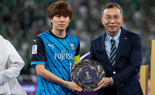 Chủ tịch VFF trao giải tại chung kết AFC Champions League Elite 2024/25