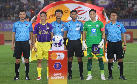 Trọng tài Thái Lan, Malaysia điều hành hai ‘trận cầu đinh’ vòng 22 V-League