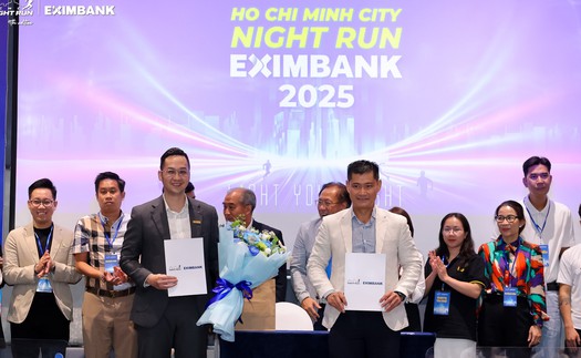 Hơn 4 nghìn VĐV tham dự giải chạy đêm TP.HCM