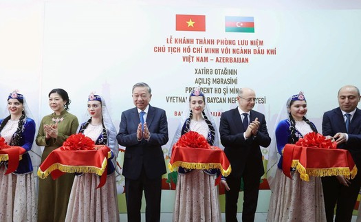 Tổng Bí thư dự Lễ khánh thành Phòng lưu niệm "Chủ tịch Hồ Chí Minh với ngành dầu khí Việt Nam - Azerbaijan"