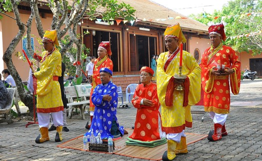 Gìn giữ bản sắc văn hóa tín ngưỡng độc đáo Lễ hội Kỳ yên Thượng điền đình Bình Thủy