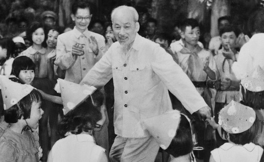 Ngày 1/6/1950, Bác Hồ gửi thư cho các cháu thiếu nhi nhân Ngày Quốc tế Thiếu nhi đầu tiên của Việt Nam