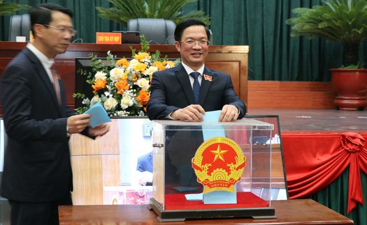 Tinh gọn bộ máy: Bố trí cán bộ tương xứng với yêu cầu phát triển