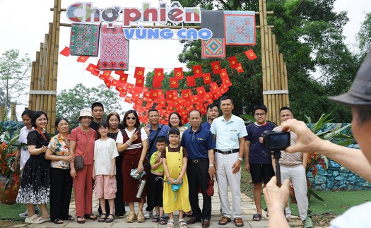 Nhiều hoạt động về “Ngày hội gia đình” tại Làng Văn hóa – Du lịch các dân tộc Việt Nam