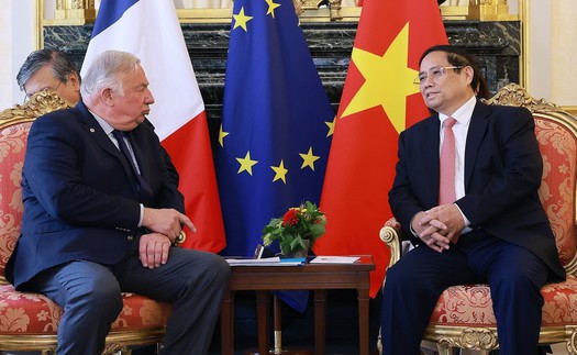 Thủ tướng Phạm Minh Chính hội kiến Chủ tịch Thượng viện Pháp Gérard Larcher