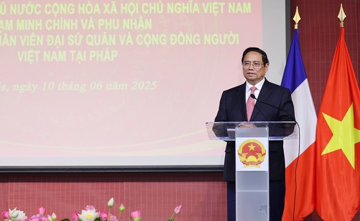 Thủ tướng Phạm Minh Chính gặp gỡ cộng đồng người Việt Nam tại Pháp