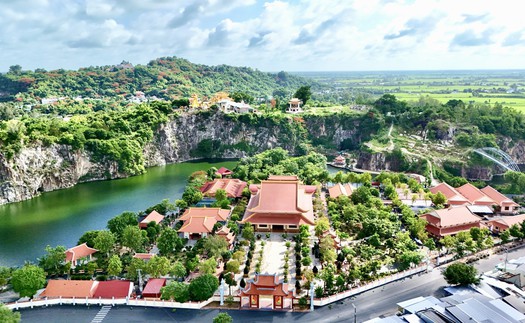 Thiền viện Trúc Lâm - viên ngọc tâm linh giữa lòng Bảy Núi An Giang