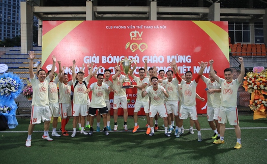 HLV Polking rực sáng ở giải bóng đá PTV Cup chào mừng 100 năm báo chí Cách mạng Việt Nam