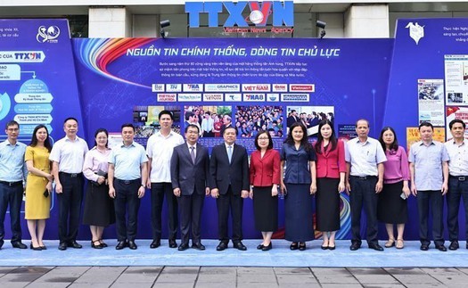 Lãnh đạo Ban Tuyên giáo và Dân vận Trung ương chúc mừng TTXVN và các Cơ quan báo chí