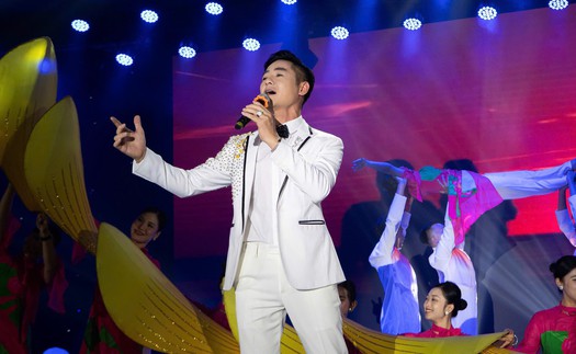 Quán quân Nguyễn Ngọc Khánh và liveshow đầu tiên nhiều cảm xúc