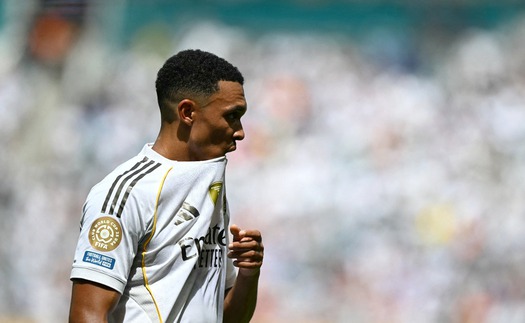 Alexander-Arnold bị chỉ trích vì màn ra mắt mờ nhạt trong màu áo Real Madrid