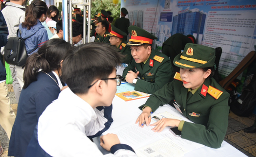 Tổng hồ sơ đủ điều kiện dự tuyển vào học viện, trường Quân đội năm 2025 tăng gần 42%