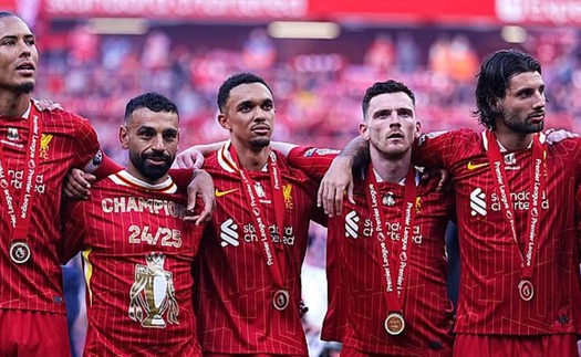 Ngôi sao của Liverpool bất ngờ bị loại khỏi danh sách đề cử Cầu thủ xuất sắc nhất năm