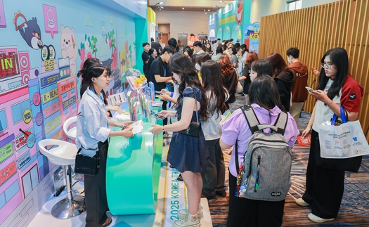 Giới trẻ đổ xô tới Korea Travel Festa 2025 tại TP. HCM